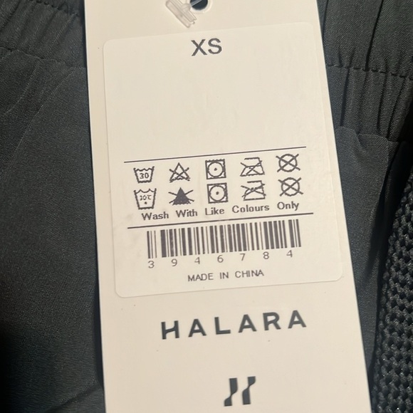 Halara Mid Rise Drawstring Contrast Mesh 2-in-1 Flowy Running Shorts 3' |NEW/NWT - Picture 11 of 11